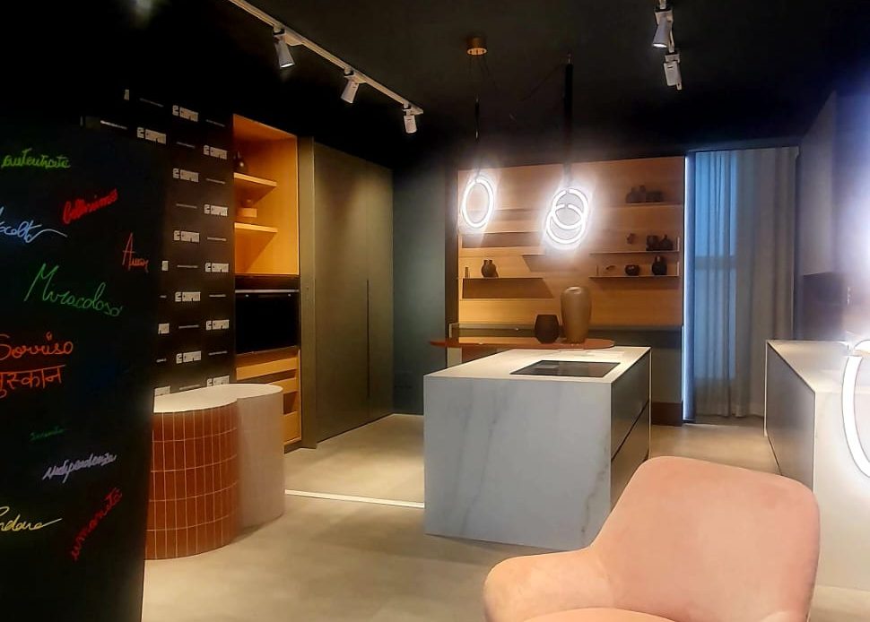 Allestimento negozio Flagship Store Composit a Milano, Via Flavio Baracchini 10 5 https://www.lts.srl/wp-content/uploads/2024/07/Senza-titolo-Copertina-CD-1.png IMG 20240628 WA0009 L.T.S. SRL